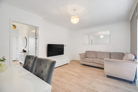 2 bedroom house for sale, at Dunlop Close, Tilbury, Tilbury RM18