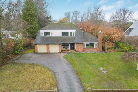 4 bedroom detached house for sale, Silverthorn Drive, Hemel Hempstead, HP3