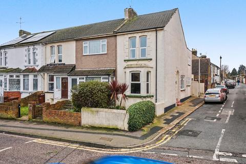 3 bedroom end of terrace house for sale, Gillingham Road, Gillingham ME7