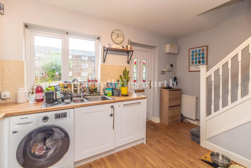 Kitchen image 3