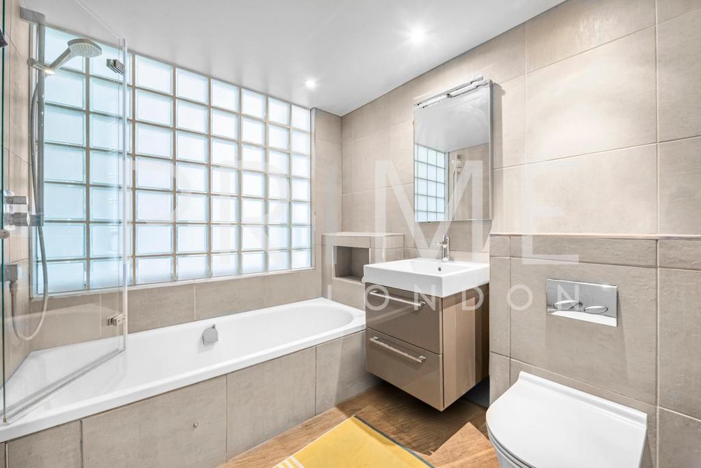 BATHROOM1 JOI (1).jpg