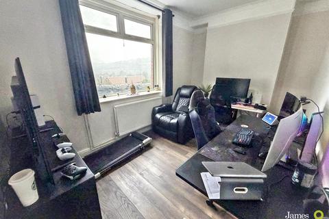 undefined, Llantrisant Road, Pontypridd CF37