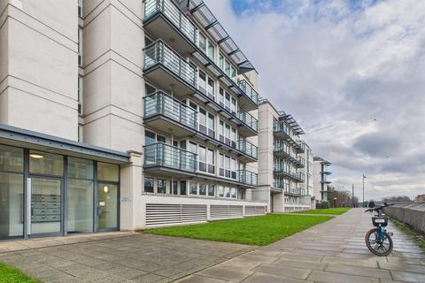 Phoenix Way, Battersea, SW18