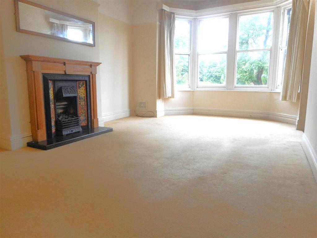 Lounge dining room