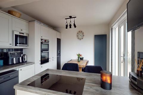 3 bedroom semi-detached house for sale, Daleson Close, Northowram, Halifax