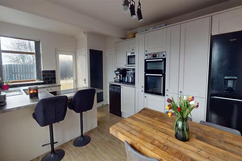 3 bedroom semi-detached house for sale, Daleson Close, Northowram, Halifax