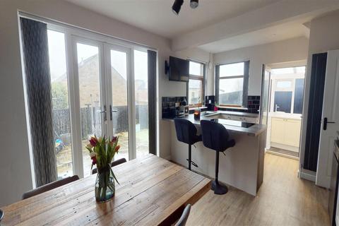 3 bedroom semi-detached house for sale, Daleson Close, Northowram, Halifax