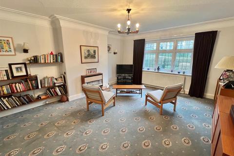 3 bedroom semi-detached house for sale, Knowl Road, Mirfield