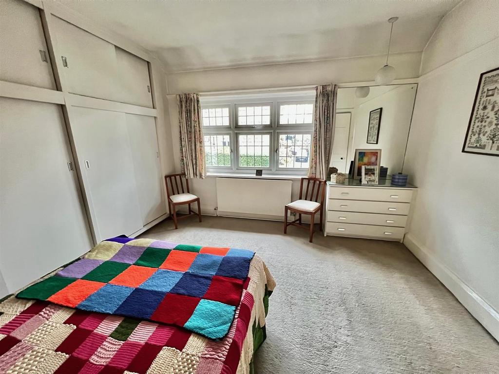 Bramleys Estate Agents - Knowl Road - Mirfield (3)