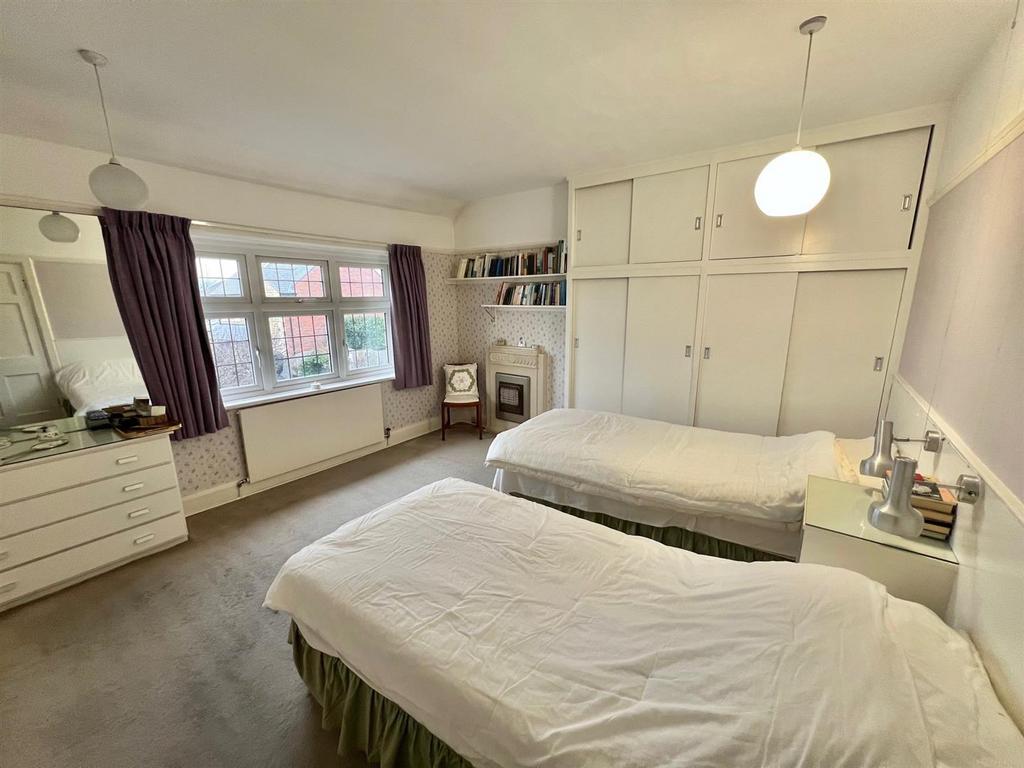 Bramleys Estate Agents - Knowl Road - Mirfield (12