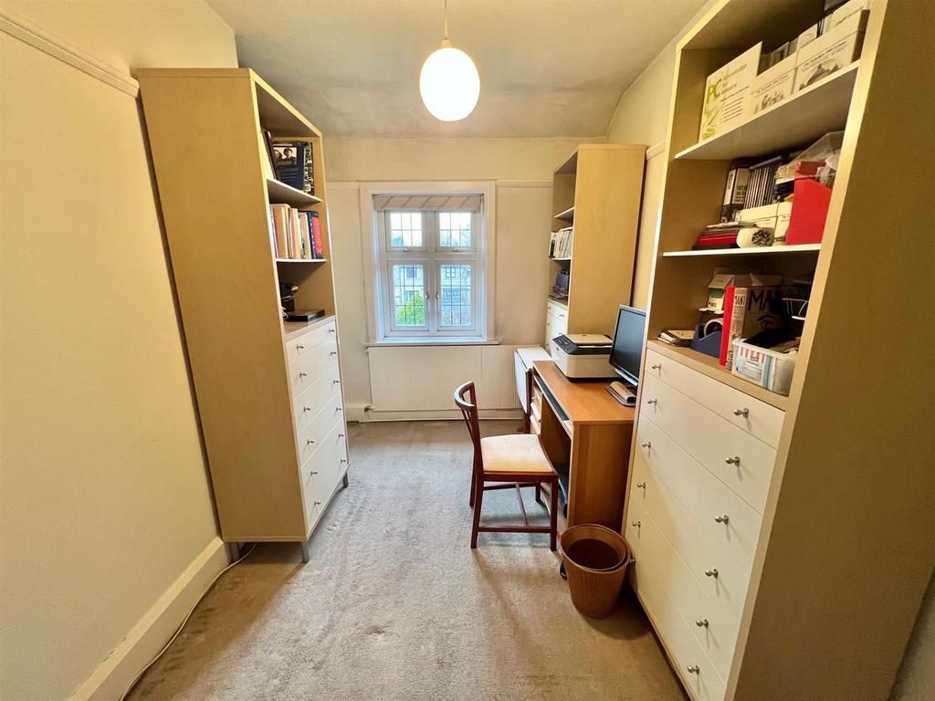 Bramleys Estate Agents - Knowl Road - Mirfield (9)