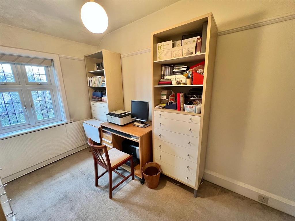 Bramleys Estate Agents - Knowl Road - Mirfield (10