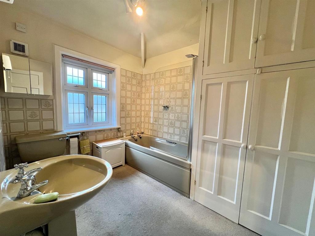 Bramleys Estate Agents - Knowl Road - Mirfield (11