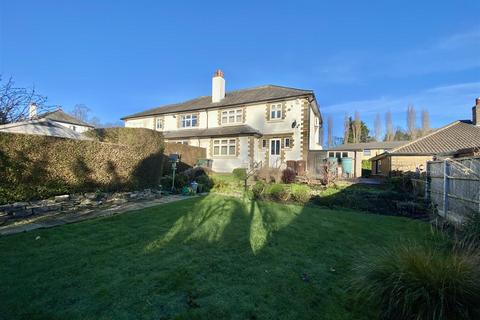3 bedroom semi-detached house for sale, Knowl Road, Mirfield