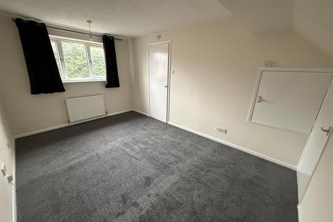 undefined, Meynell Close, Burton-On-Trent DE15