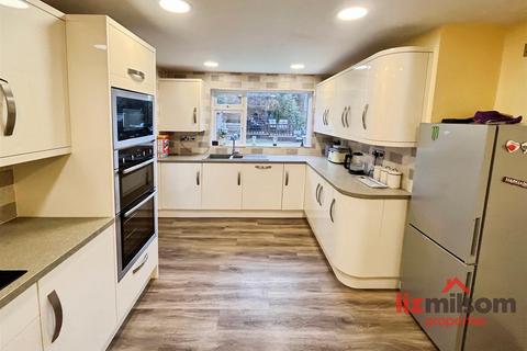 4 bedroom detached bungalow for sale, Spring Street, Swadlincote DE11