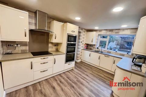4 bedroom detached bungalow for sale, Spring Street, Swadlincote DE11