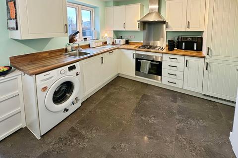 undefined, Cascade Close, Burton-on-Trent, DE14