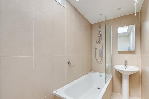 2 bedroom apartment to rent, Montholme Road, SW11