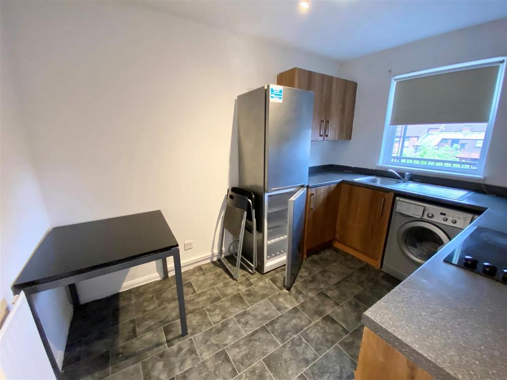 Kitchen pic 2.jpg