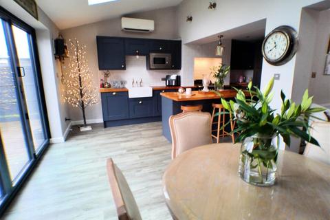 3 bedroom detached house for sale, Milburn Grove, Bingham, Nottingham