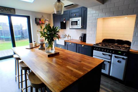 3 bedroom detached house for sale, Milburn Grove, Bingham, Nottingham