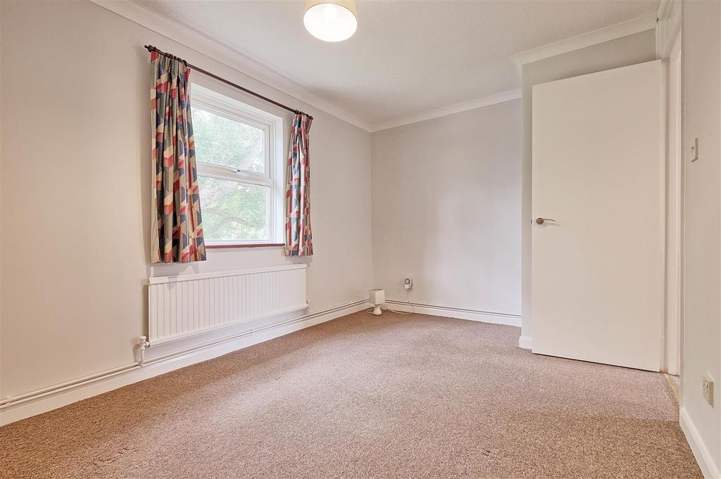 Bedroom 1.jpg