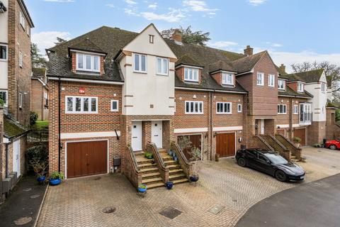 3 bedroom end of terrace house for sale, St. Nicholas Crescent, Pyrford, GU22