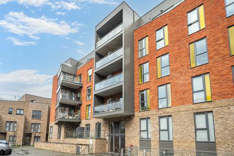 1 bedroom apartment for sale, Waleorde Road, London
