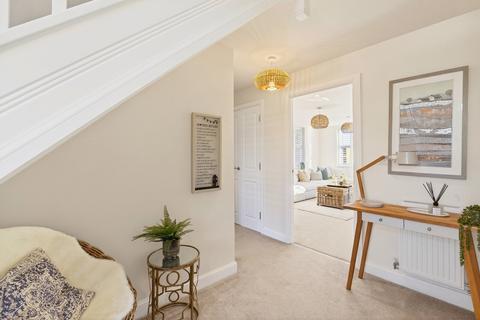 4 bedroom detached house to rent, Mag Brook Gardens, Honley, Holmfirth, West Yorkshire, HD9