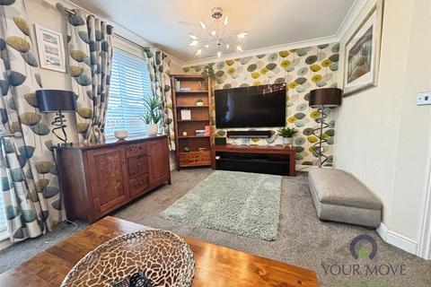 4 bedroom semi-detached house for sale, Darbys Way, West Midlands DY4