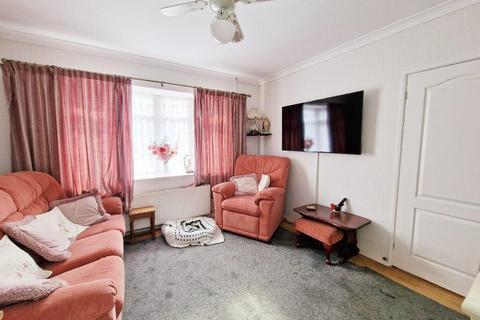 1 bedroom semi-detached bungalow for sale, Normandy Avenue, Burnham-On-Crouch CM0