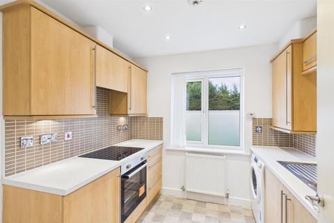2 bedroom ground floor flat for sale, Oakside Court Barkingside