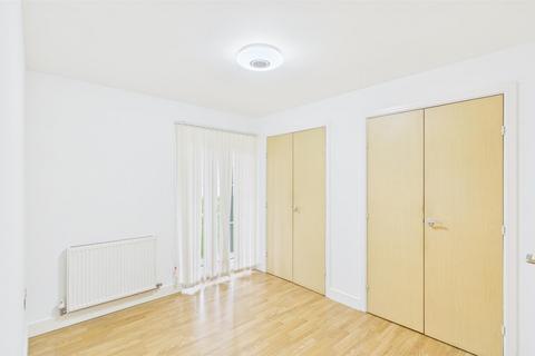 2 bedroom ground floor flat for sale, Oakside Court Barkingside