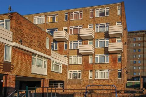 2 bedroom apartment for sale, Railway Square, Brentwood