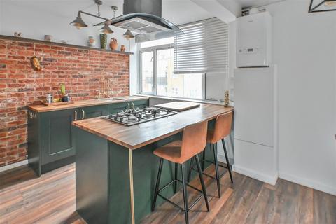 2 bedroom apartment for sale, Railway Square, Brentwood