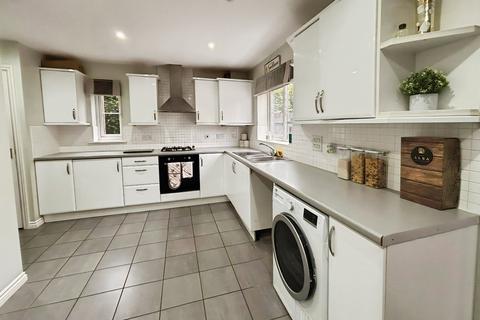 3 bedroom house to rent, Holly Grove Lane, Burntwood, WS7 1LU