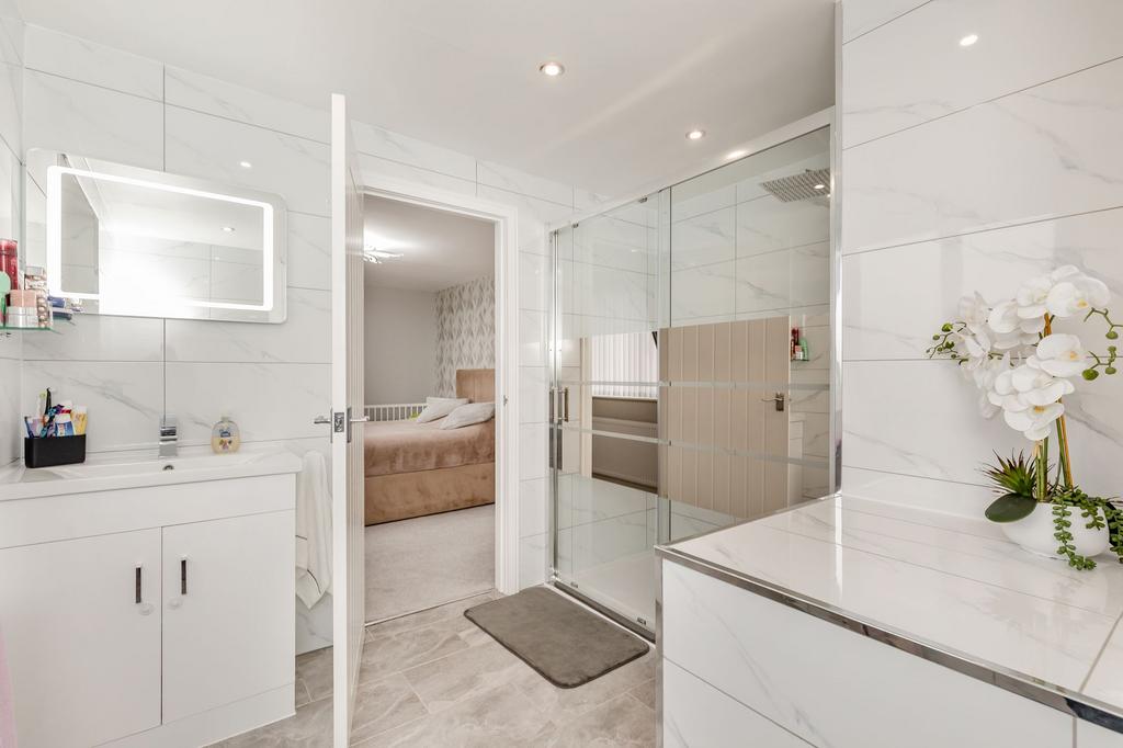 Ensuite