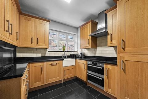 3 bedroom end of terrace house for sale, Lilac Road, Hale