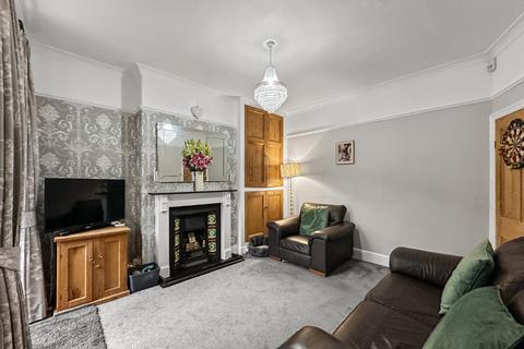 3 bedroom end of terrace house for sale, Lilac Road, Hale