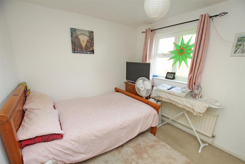 Bedroom 1.jpg