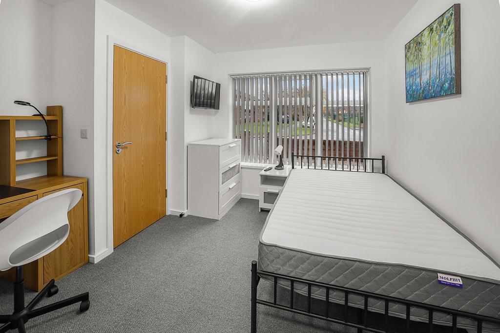 Bedroom (Room 1)