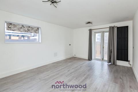 2 bedroom flat to rent, Eden Close, Langley, Slough, SL3