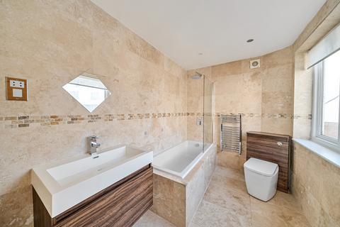 4 bedroom semi-detached house for sale, Woodfield Way, London, N11