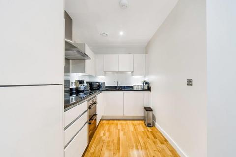 2 bedroom apartment to rent, 4 Poppyfield House, Greenwich, SE10 8GD
