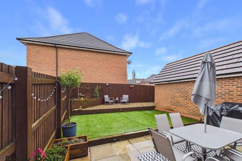 4 bedroom semi-detached house for sale, Pickering Place, Garforth, Leeds