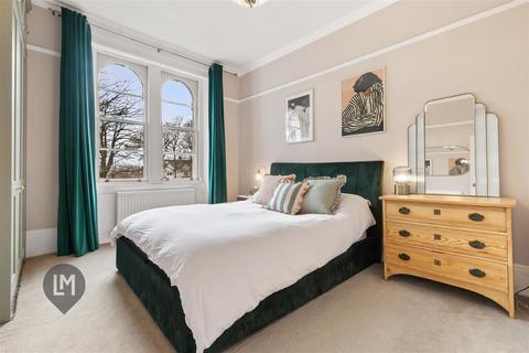 2 bedroom flat for sale, Wimbledon Park Road, London