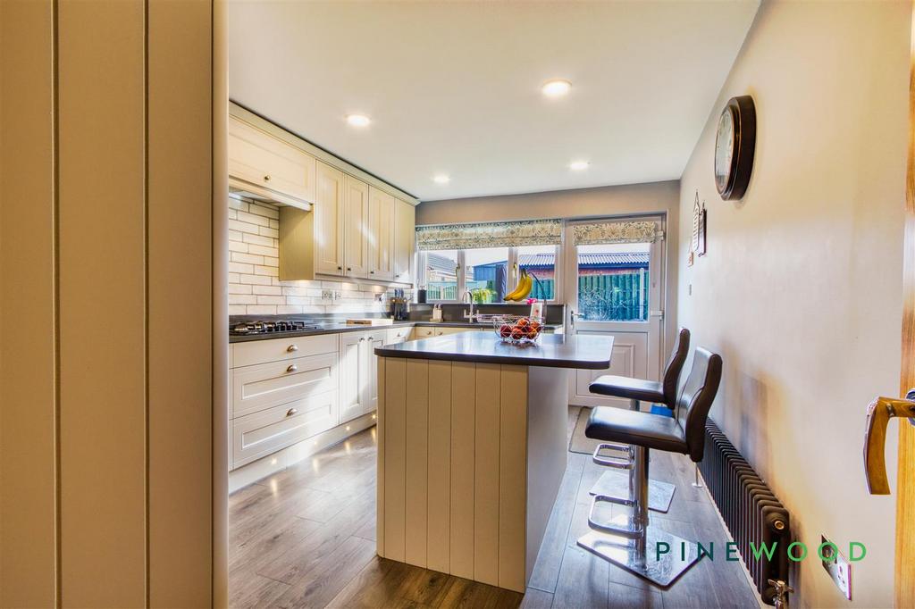 Kitchen / Breakfast Room