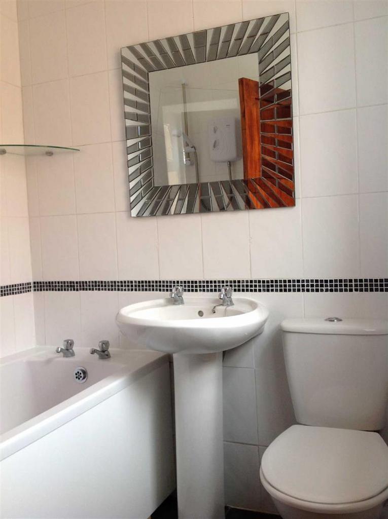 Bathroom / WC: