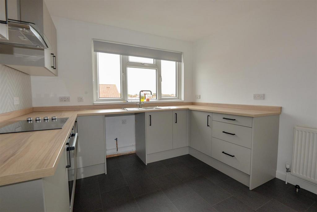 Kitchen 2.jpg